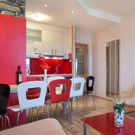 Holiday Home Porat 포드고라 객실 사진