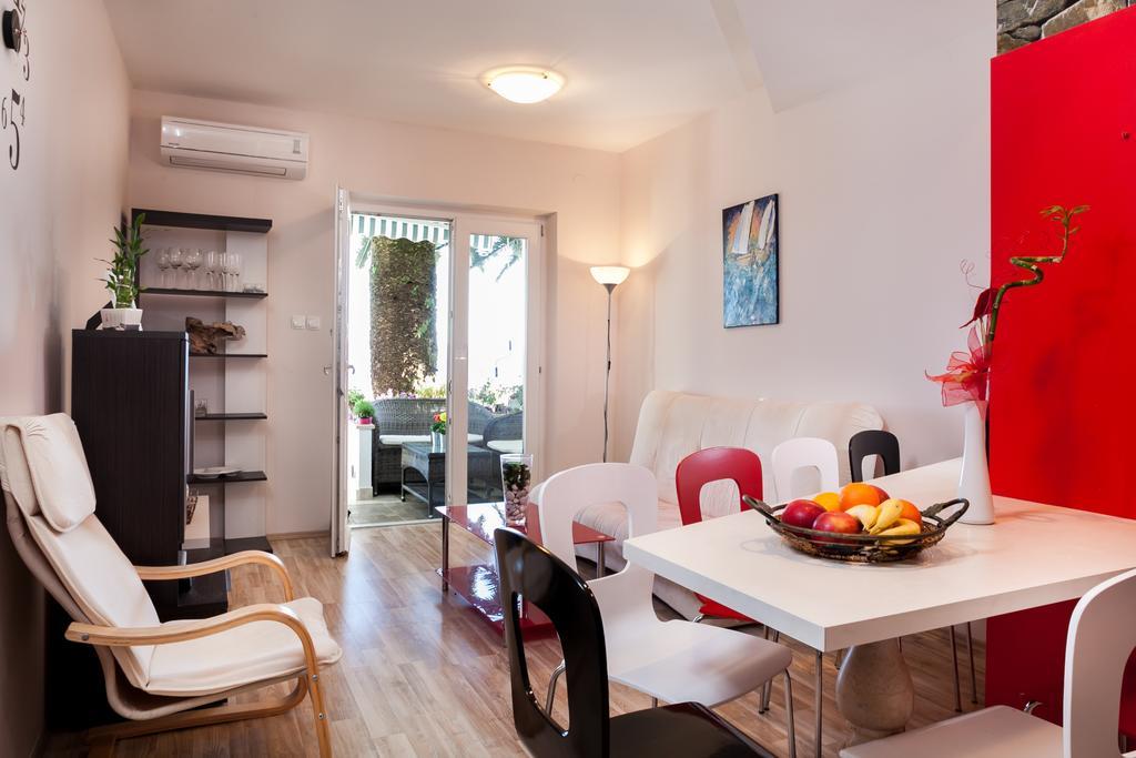 Holiday Home Porat 포드고라 객실 사진