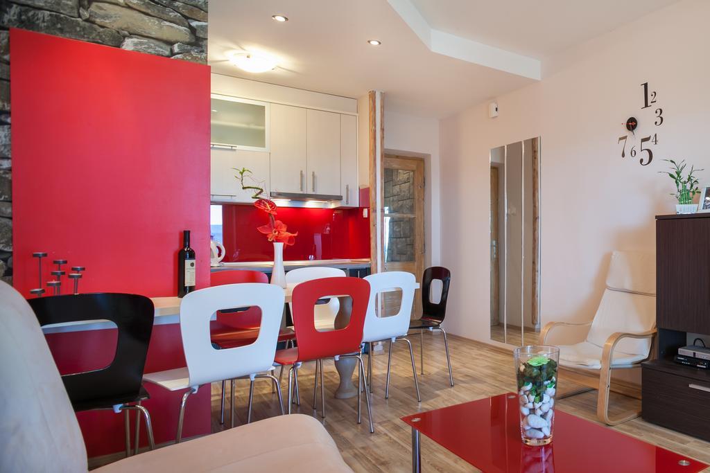 Holiday Home Porat 포드고라 객실 사진